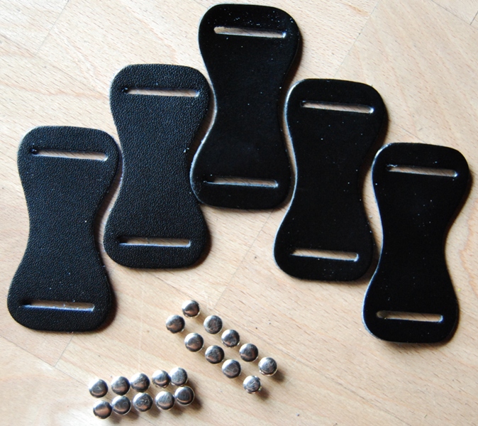 Lederschlaufen mit 4 Nieten, 5 x Lederschlaufen mit 4 Nieten, 5 x